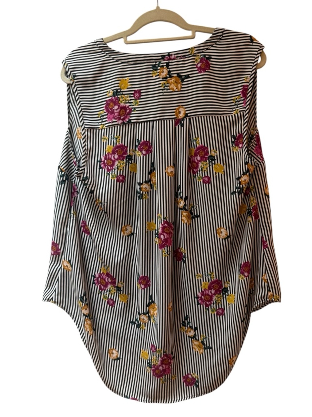 Women's Torrid Harper Stripe with Floral Sleeveless Top
Size: 0 - Picture 2 of 4
